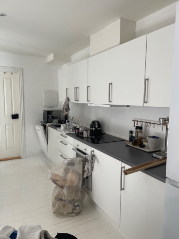 Rengøring af badeværelse, altan, balkon, køkken mm