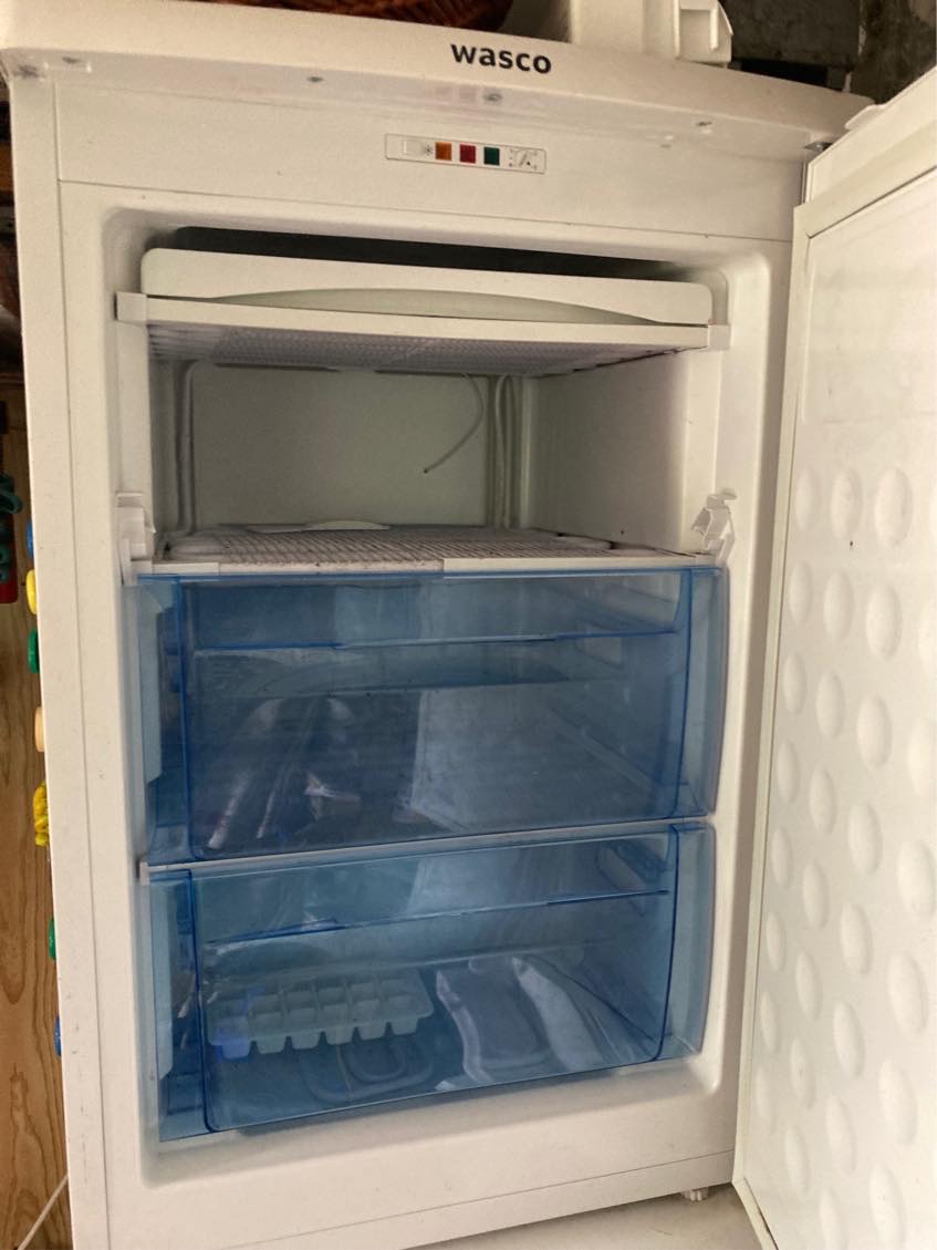 Bortskaffelse af 3 køleskabe