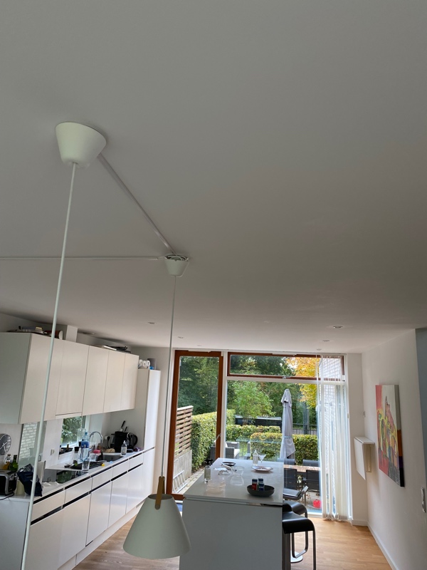 Maling af hvid væg og hvid loft