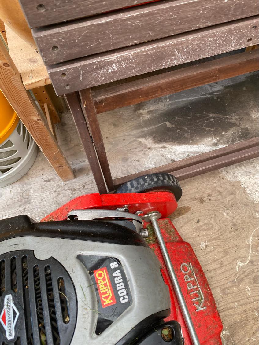 Reparation af Klippo plæneklipper