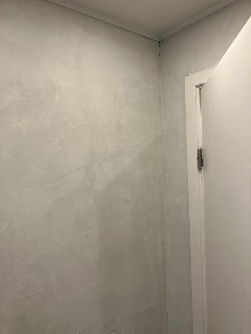 Hjælp til spartling af vægge på badeværelse