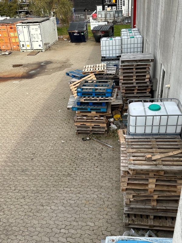 Bortkørsel af små og store paller  