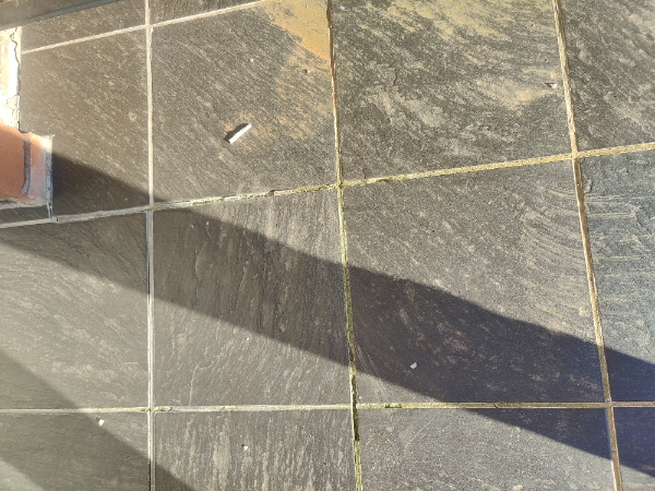 Reperation af udendørs teappe