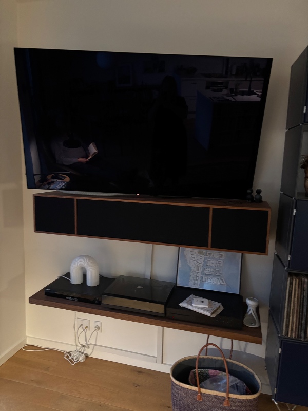 Opsætning/hævning: stereo hylder, reoler