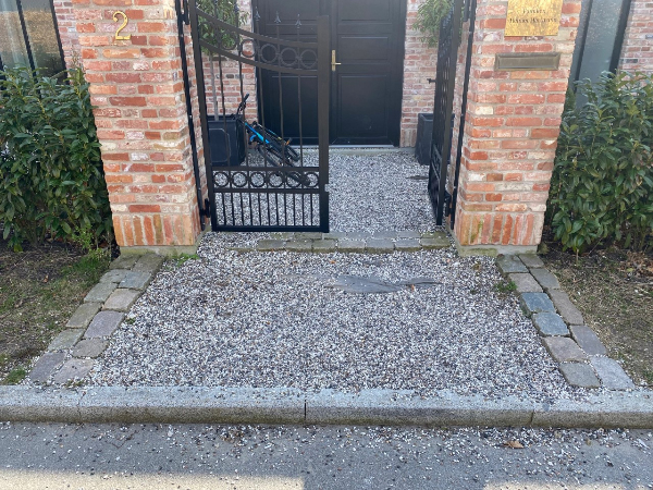 Lægning af ca. 10m2 sten