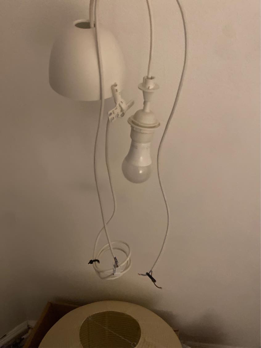 Hjælp til at hænge lamper og genstande op