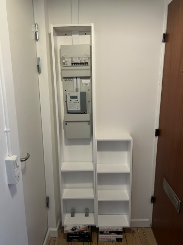 Opsætning af skab i entre