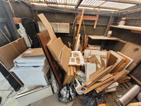 Afhentning af gammelt køkken