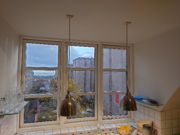 udskiftning af lamper med spots