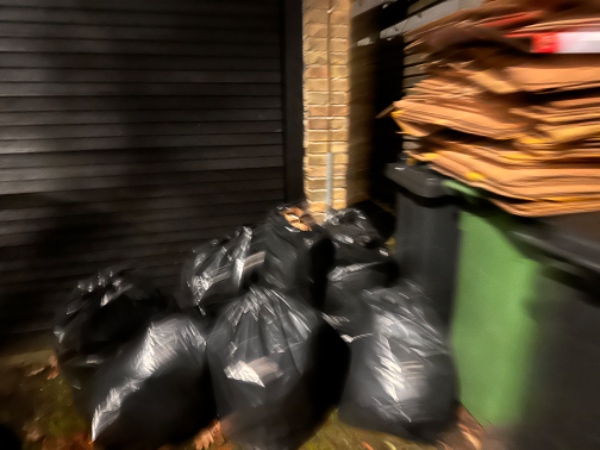 Pick up bulky trash and send to Gentofte trash center