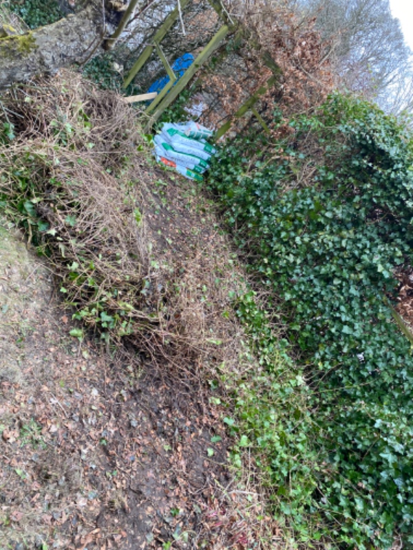 Fræset min lille have ved rækkehus. Bud ønskes