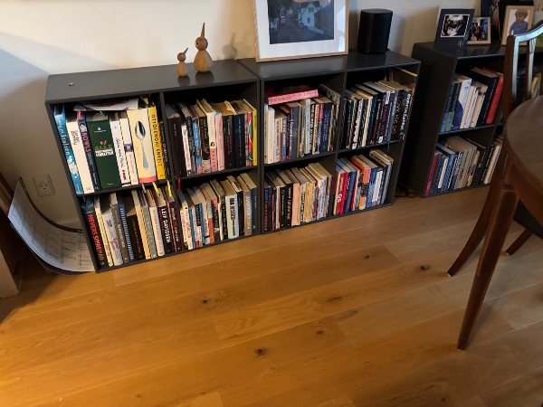 Opsætning/hævning: stereo hylder, reoler