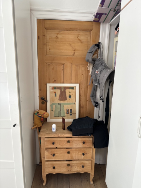 En dør skal blændes uden at det kan ses at der har været en dør