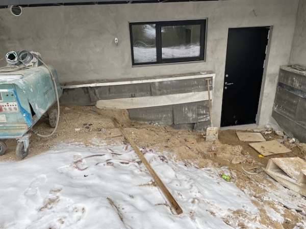 Flytning af 93 kg tung ny vaskemaskine fra butik til kælder