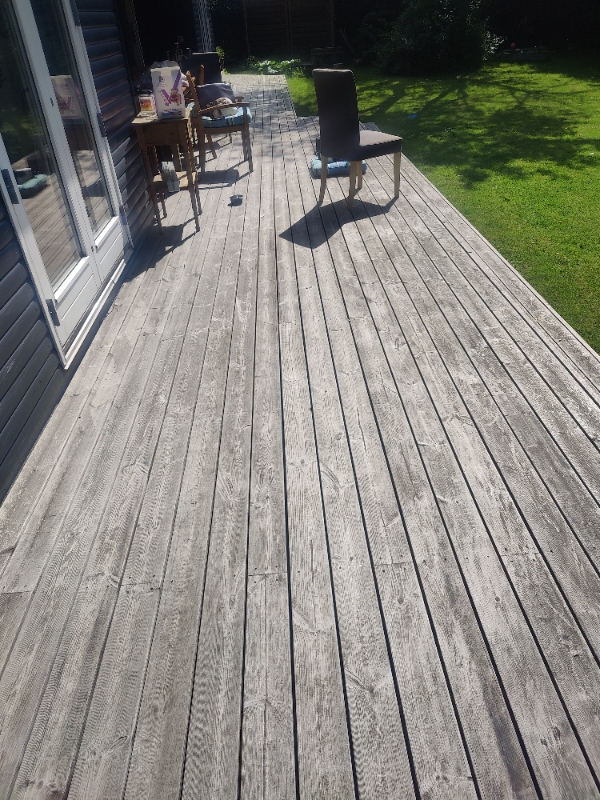 Slibning og oliering af terrasse