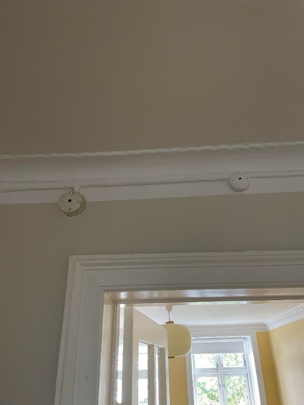 Sætte lamper op og fikse lysdæmper