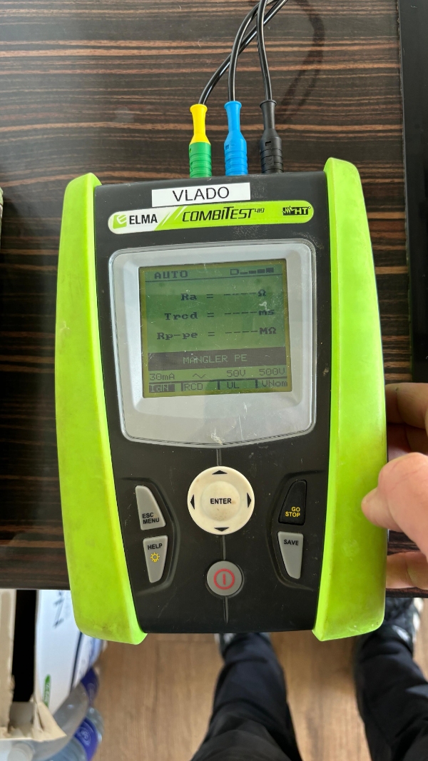 Manglende jordforbindelse på 1 stikkontrakter