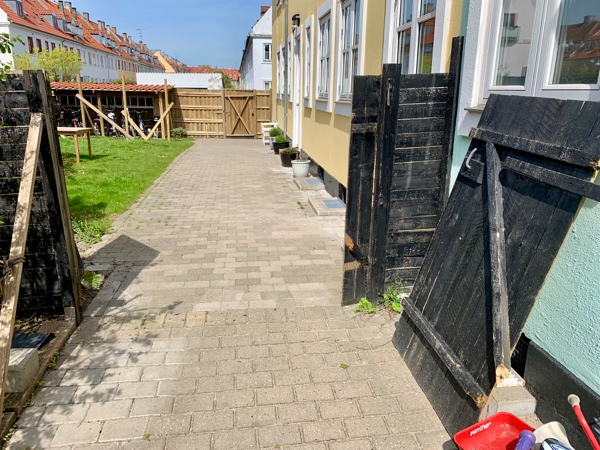 Reperation af havelåge