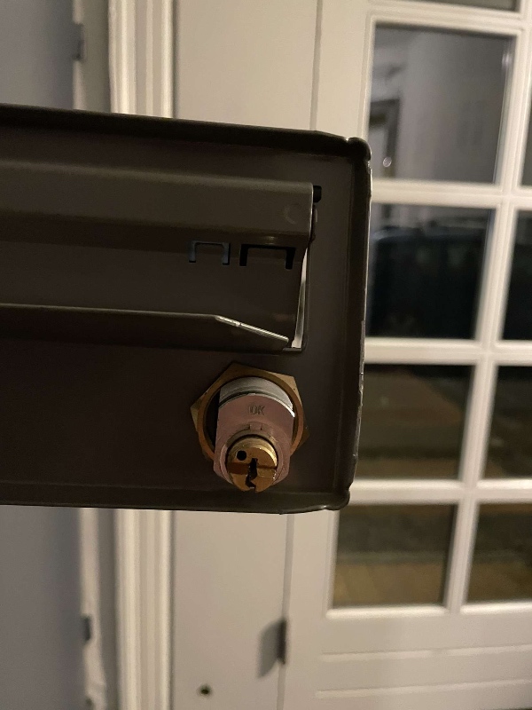 Reparation af postkasselås