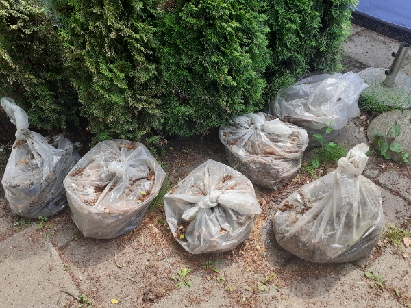 Haveaffald køres væk