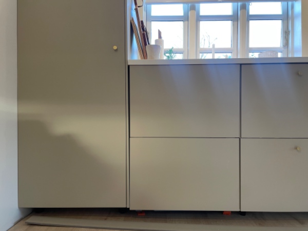 Justering af køkkenlåger