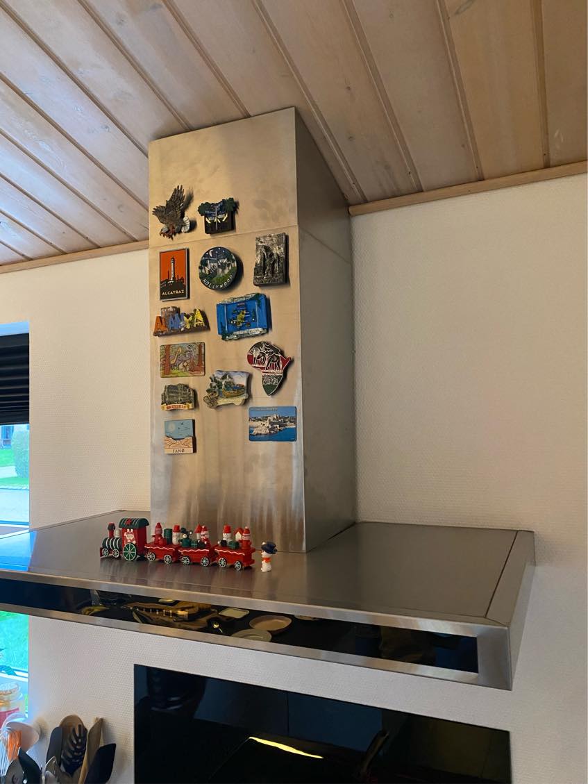 Udskifte emhætte med hældning på loft