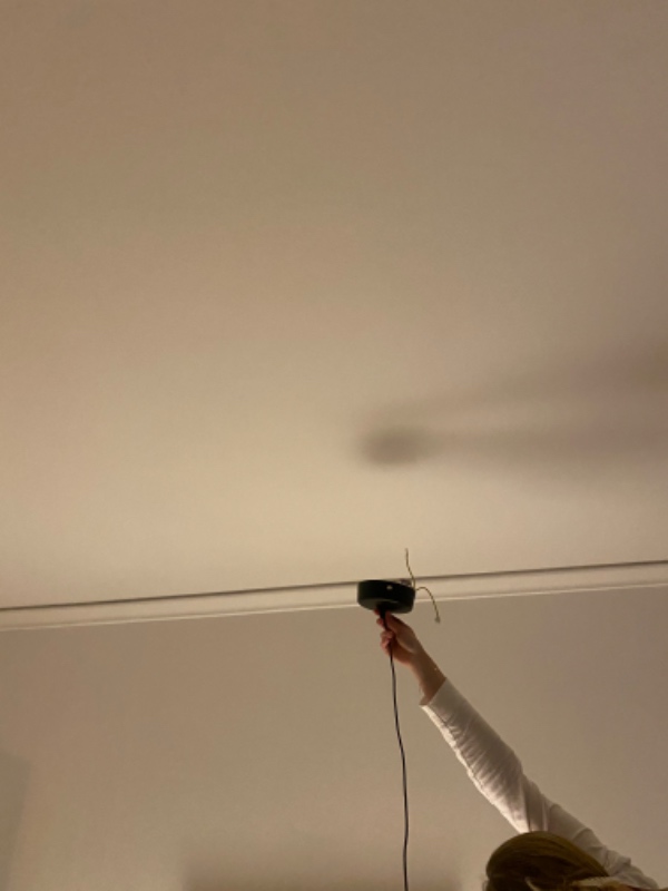 Ophæng og el-tilslutning af loftlampe