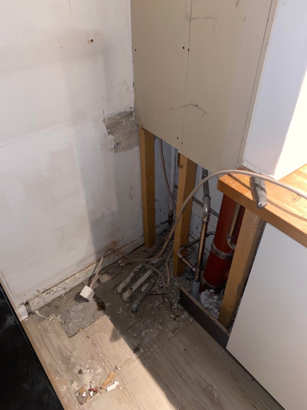 Væg/klikgulv i køkken