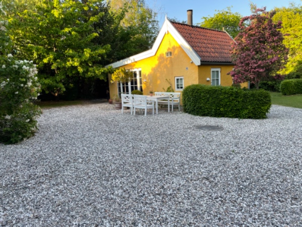 Lægning af ukrudtsdug