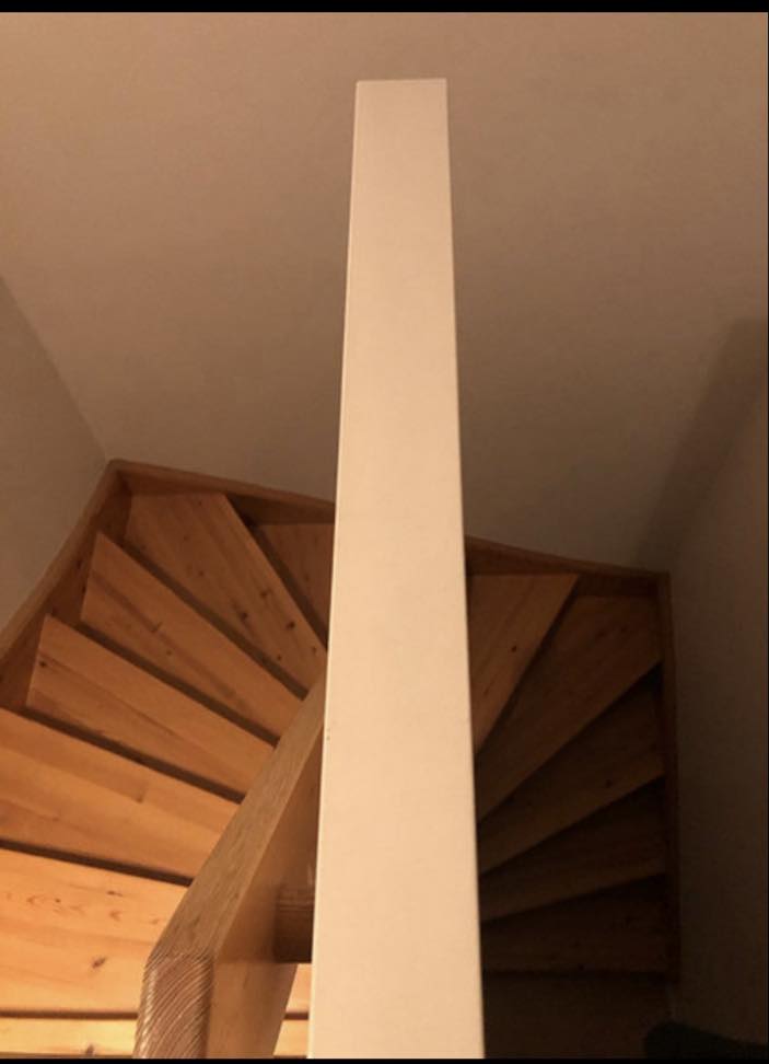 Hente et skab fra Glostrup. Skaber skal skilles ad og køres til Ishøj