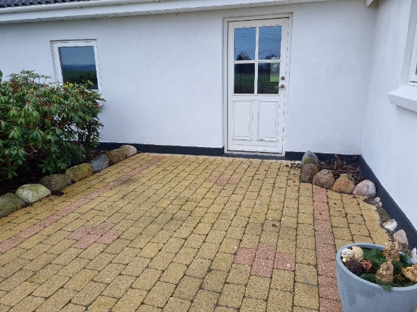 Lægning af fliser ca. 75 m2 terasse (oplæg ændret)