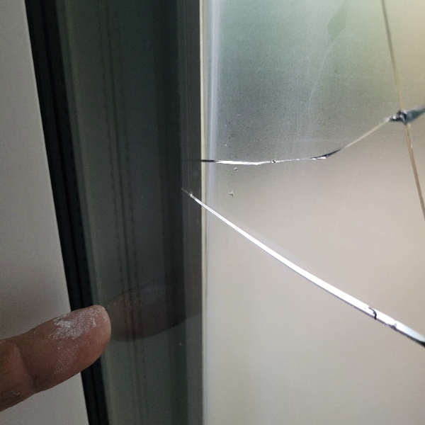 Skiftet termorude i dørparti