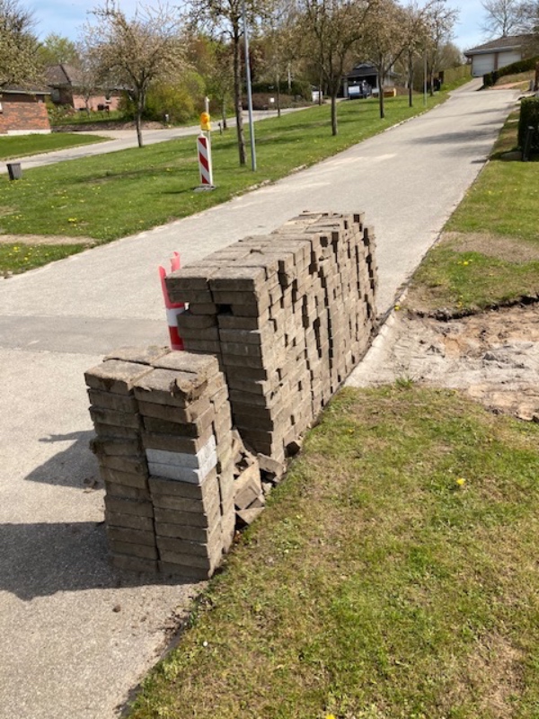 Afhentning af gamle fliser ca. 400 stk.