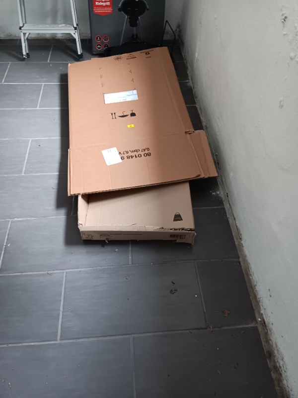 kører blandet affald på genbrugspladsen