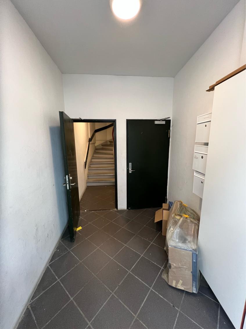 Male opgang i ejendom med 3 sale