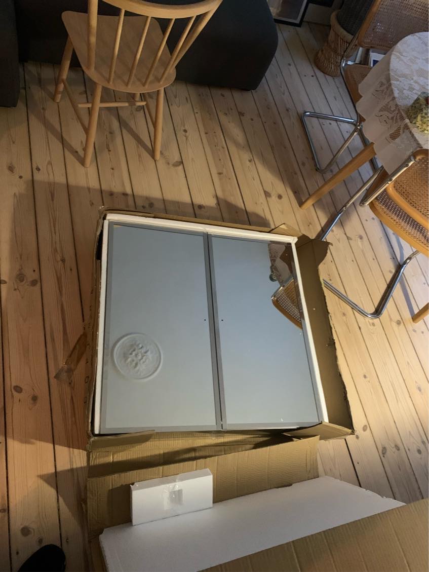 Sætte badeværelsesskab op