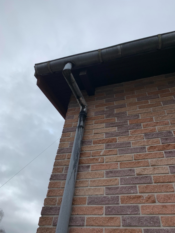 To change 2 rain water pipes