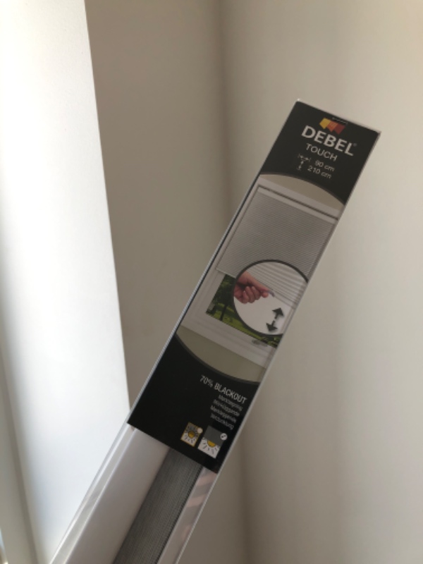 Få hængt 1 stk gardiner op.