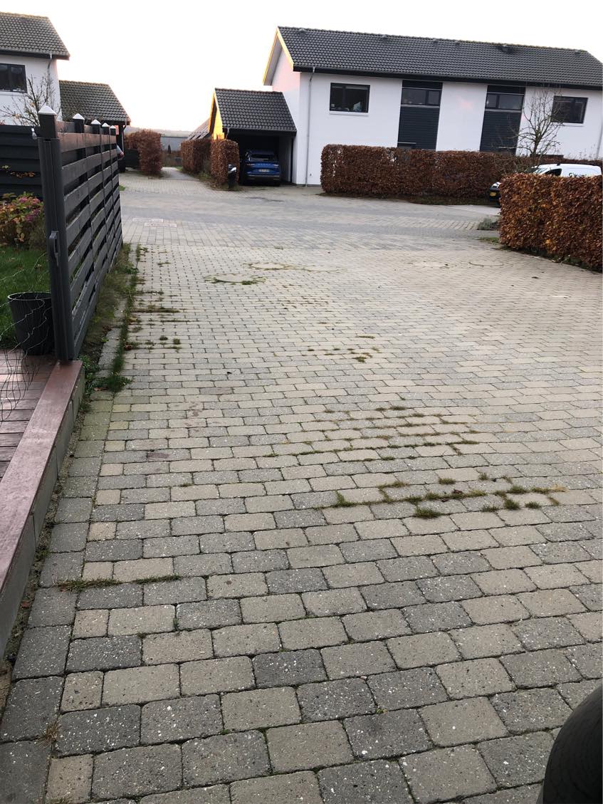Græsslåning og ukrudt