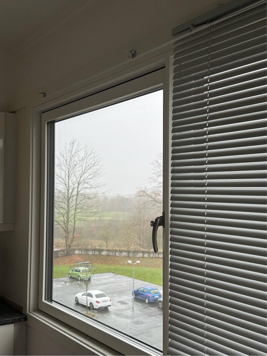 opsætning af rullegardiner