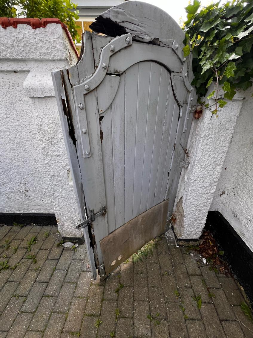 Ny dør i gård