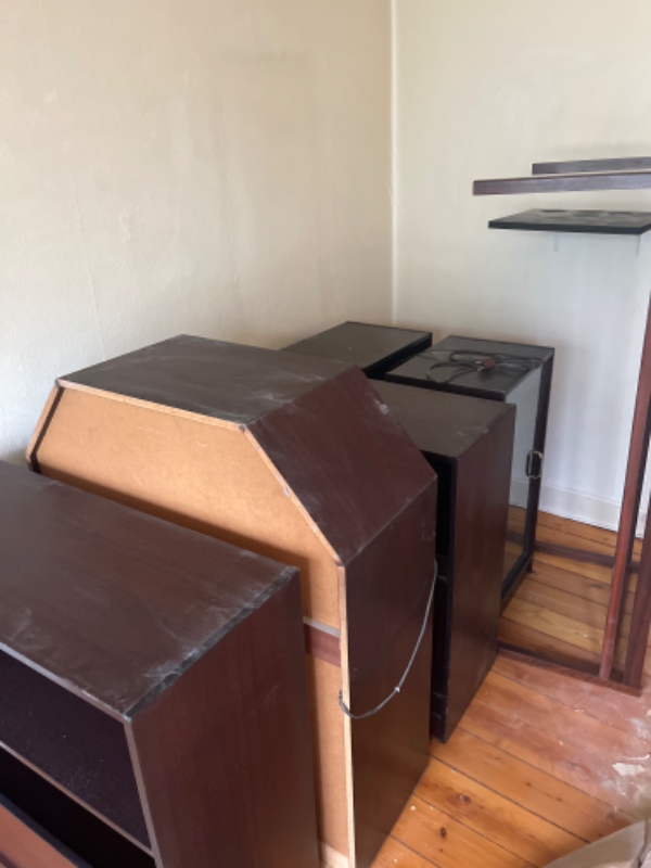 Reoler og og skrivebord