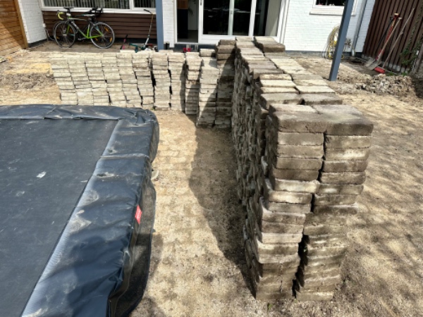 Flytning af fliser og sten