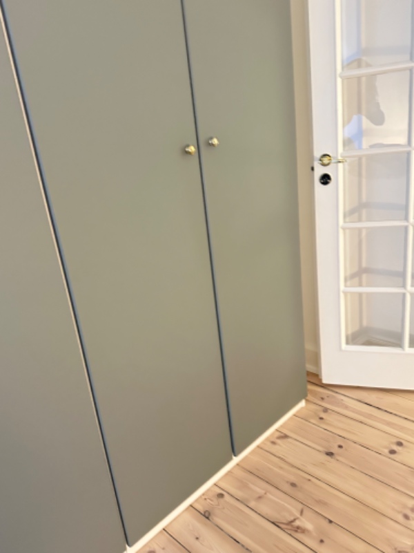 Justering af IKEA pax låger