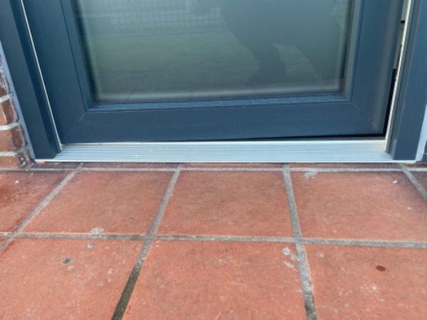 Fuge under facadedør