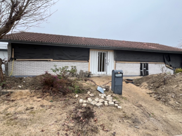 Genetablering af forhave og indkørsel med ny belægning