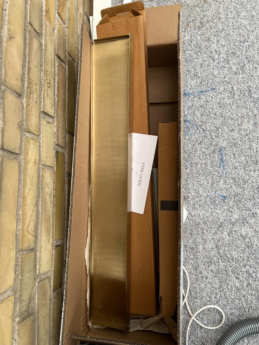 Hænge hylder og lamper op