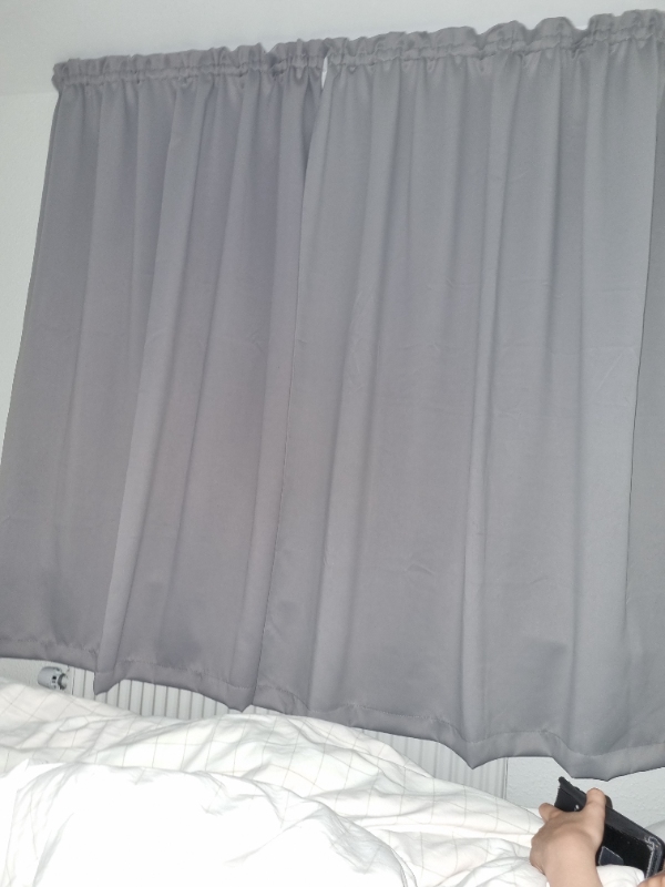 Opsætning af gardin stang og gardiner