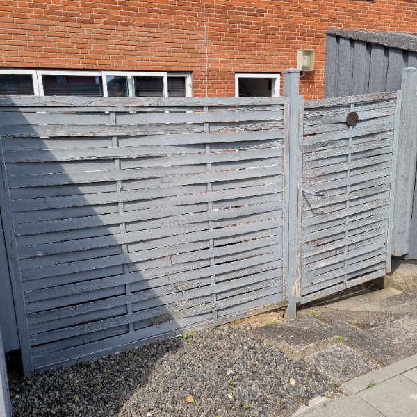 Låge +hegn opsættes lidt over 3 meter