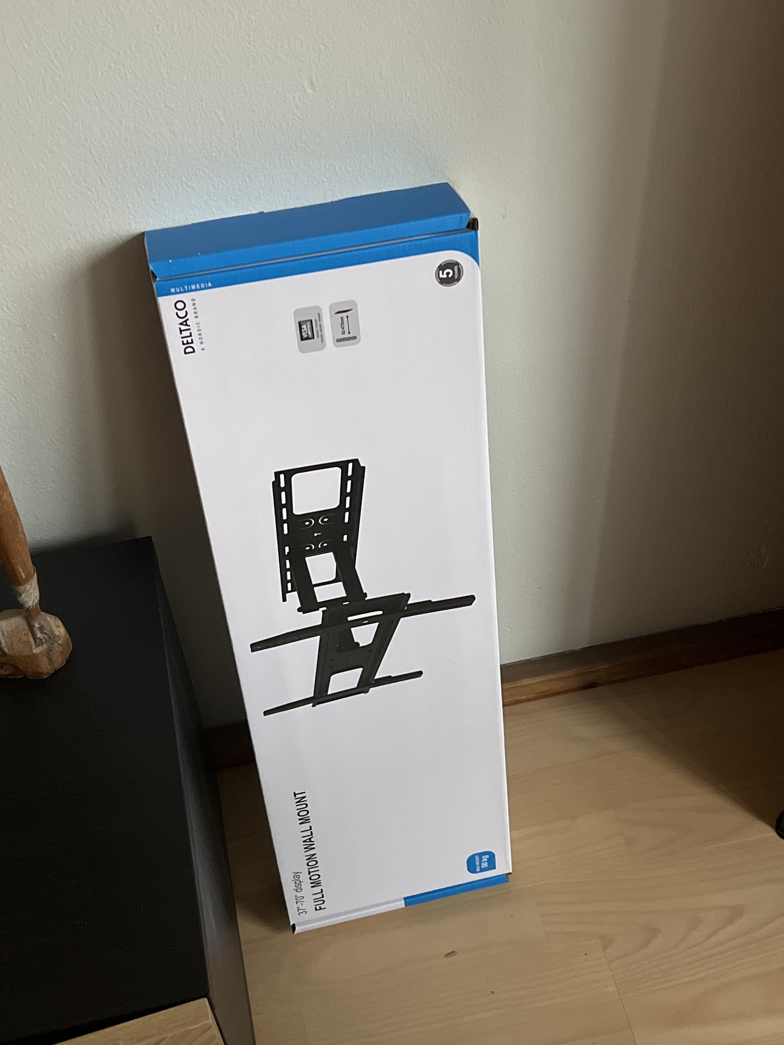 Hænge 2 tv beslag op i betonvæg Amagerbro